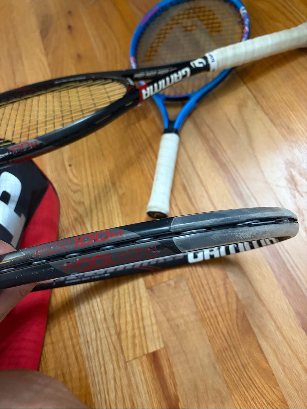 Black and Red Tennis Racquet — Performance Racket gamma - Picture 3 of 6